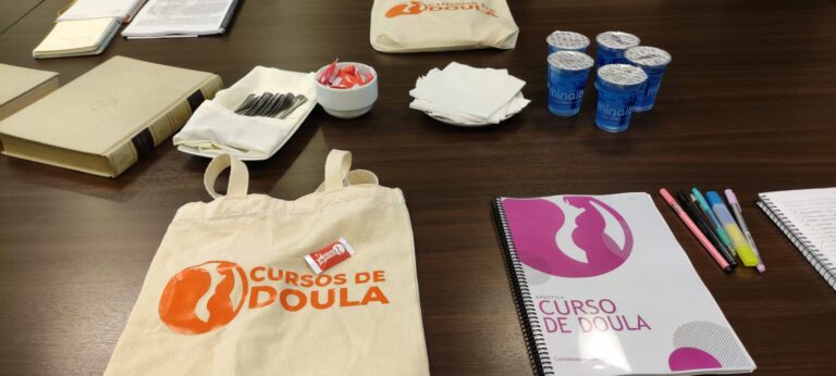 O Cursos de Doula oferece materiais completos.